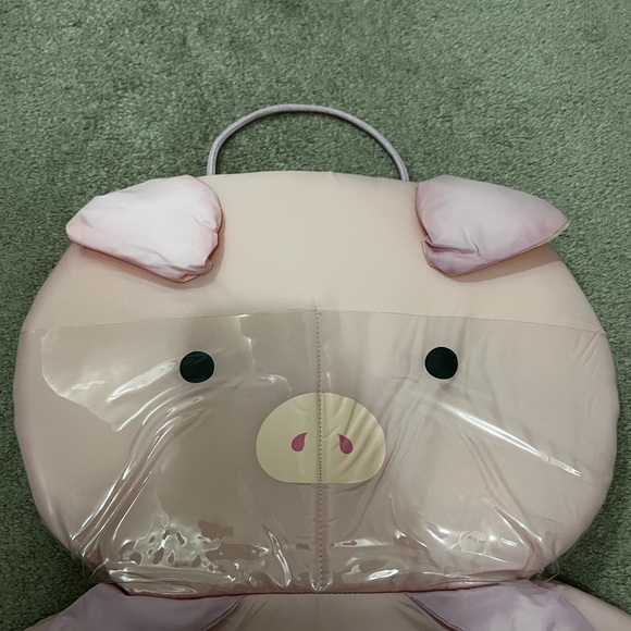 pink pig vertical storage ! - Picture 3 of 4